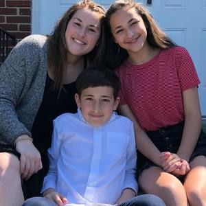 Meet your Posher, Dahlia